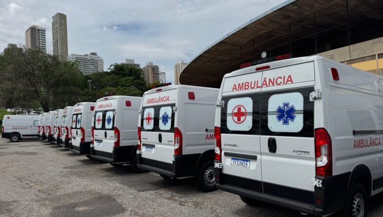 VALPARAÍSO DE GOIÁS RECEBE NOVAS AMBULÂNCIAS E VEÍCULOS PARA A SAÚDE