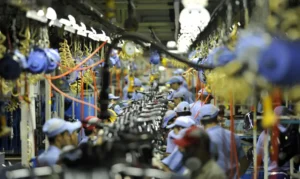 Parecer da 6×1 é adiado em meio à pressão para transição de 10 anos