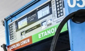 Conselho eleva de 30% para 32% teor de etanol na gasolina por 180 dias