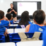 ENTREGA DE CARTÕES DE PROGRAMAS SOCIAIS BENEFICIA 168 FAMÍLIAS EM VALPARAÍSO